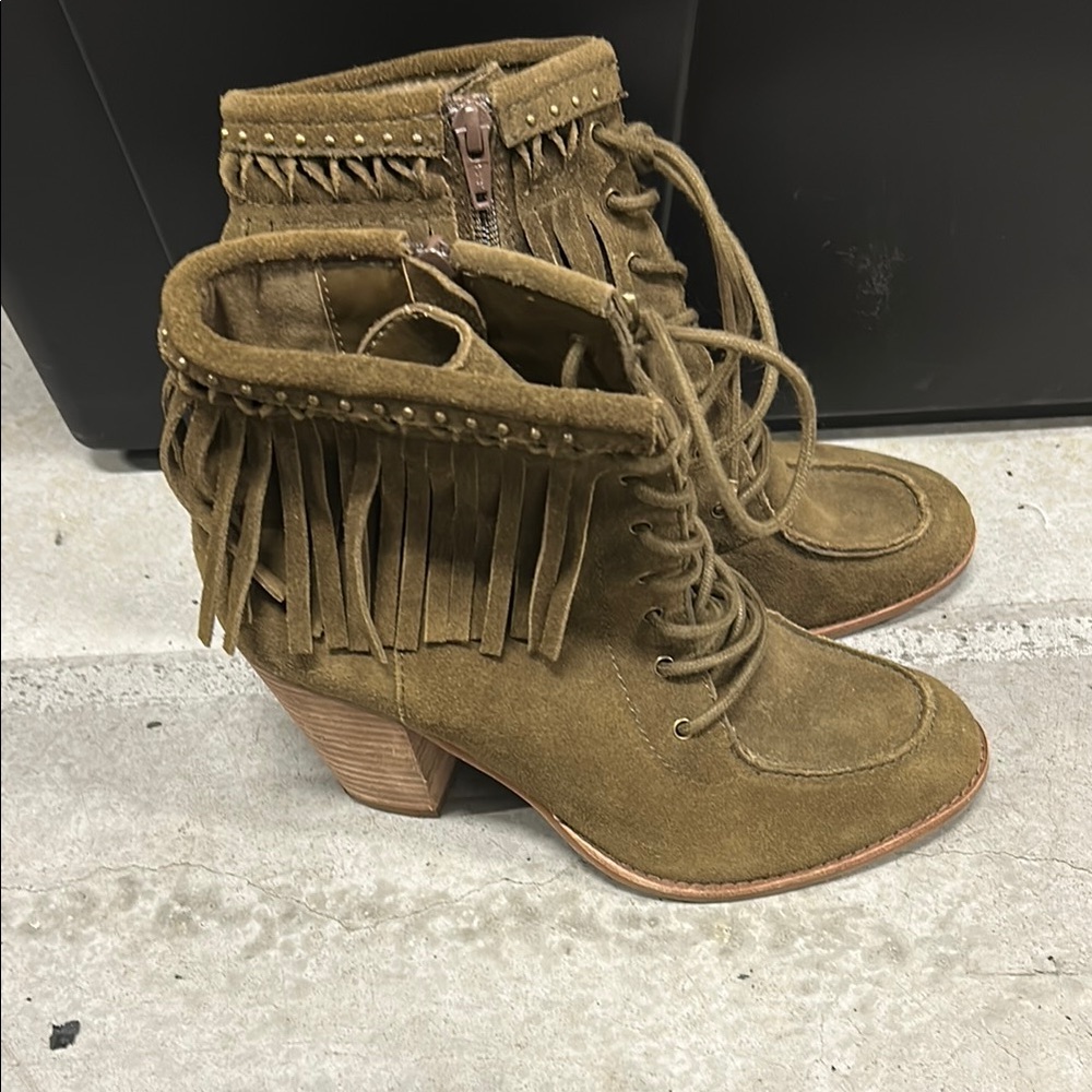 Gianni Bini Fringe Suede Ankle Boots green 8.5 gently worn